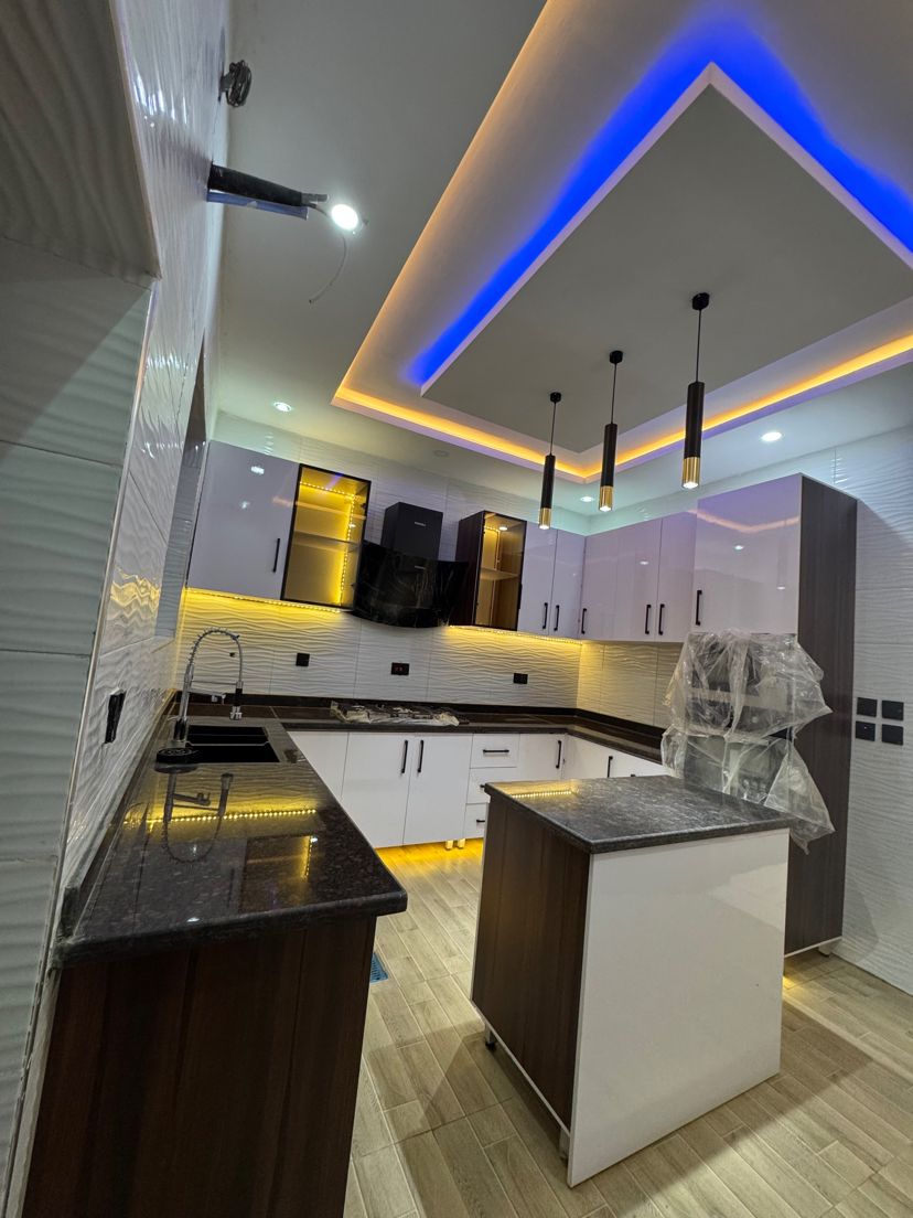 4 BEDROOM + BQ