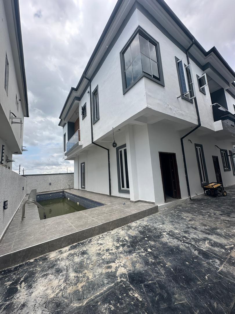 SPACIOUS 5 BEDROOM DETACHED DUPLEX WITH BQ