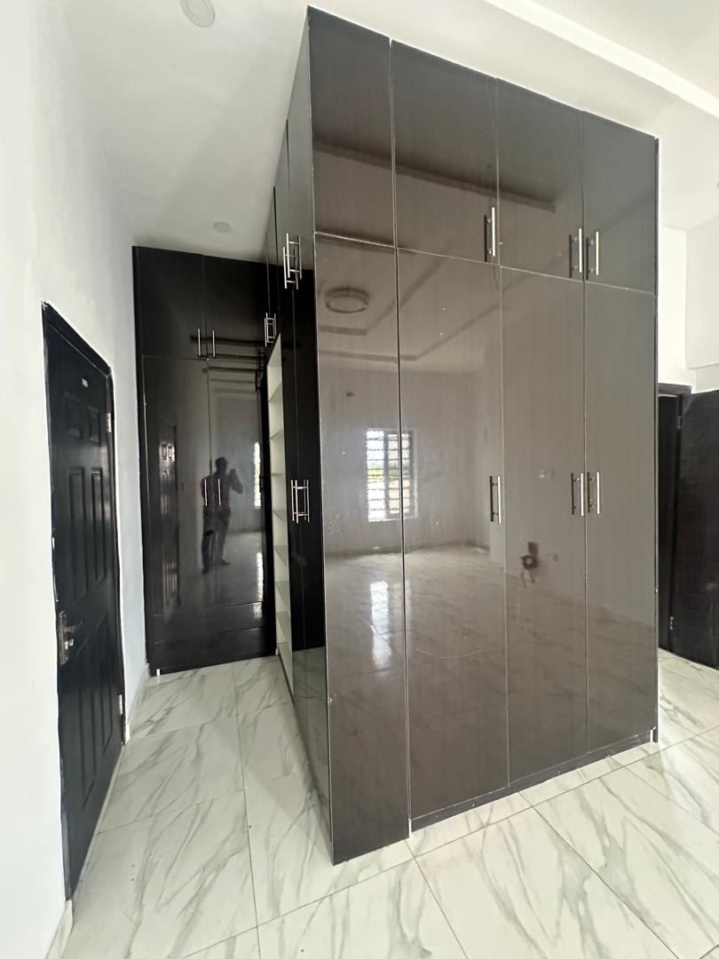 SPACIOUS 5 BEDROOM DETACHED DUPLEX WITH BQ