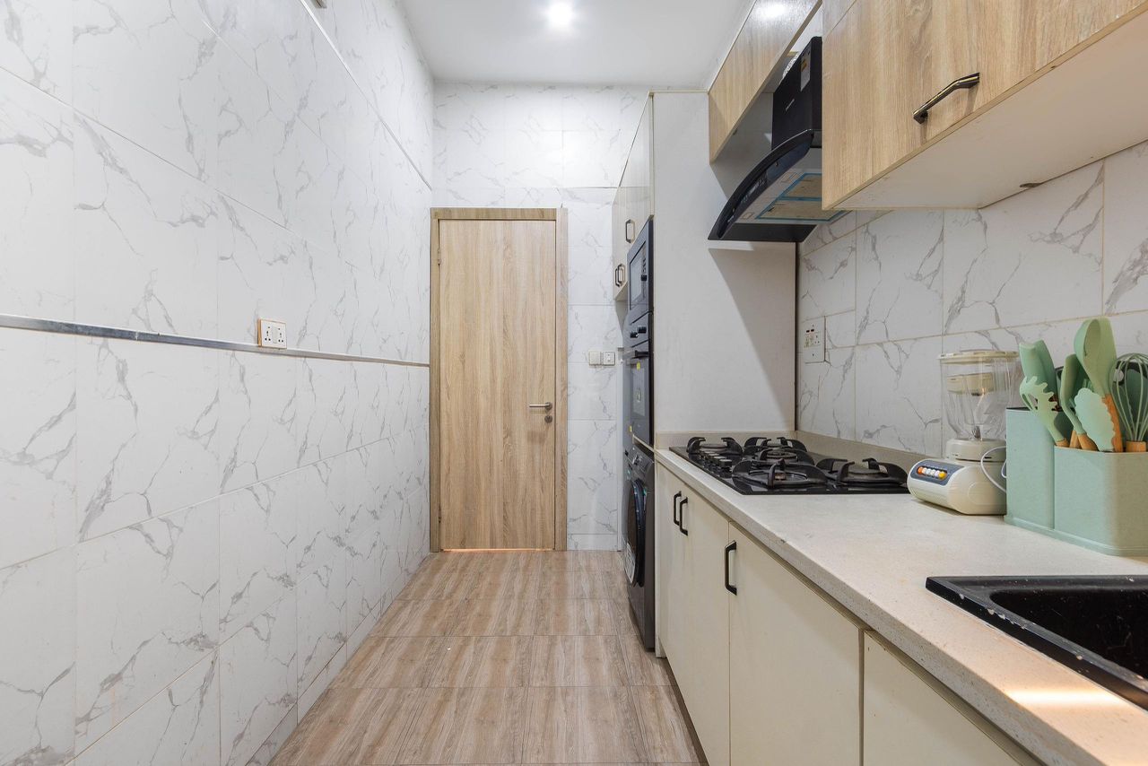4 BEDROOM APARTMENT