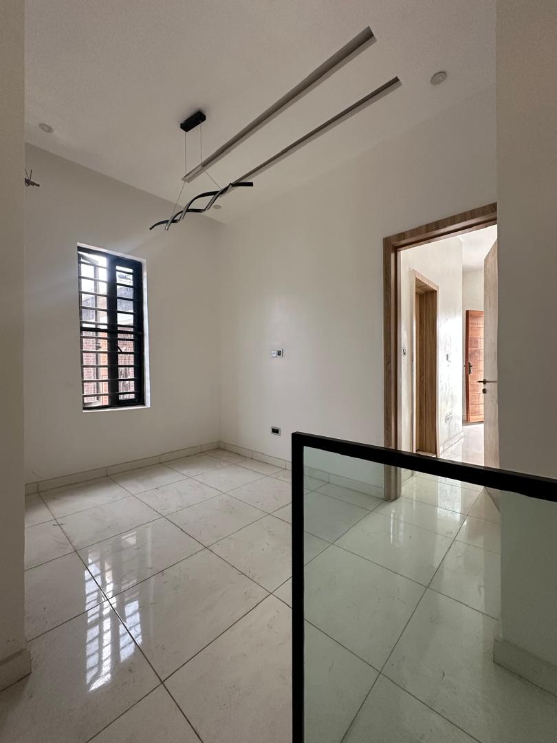 4 BEDROOM SEMI DETACHED DUPLEX + BQ