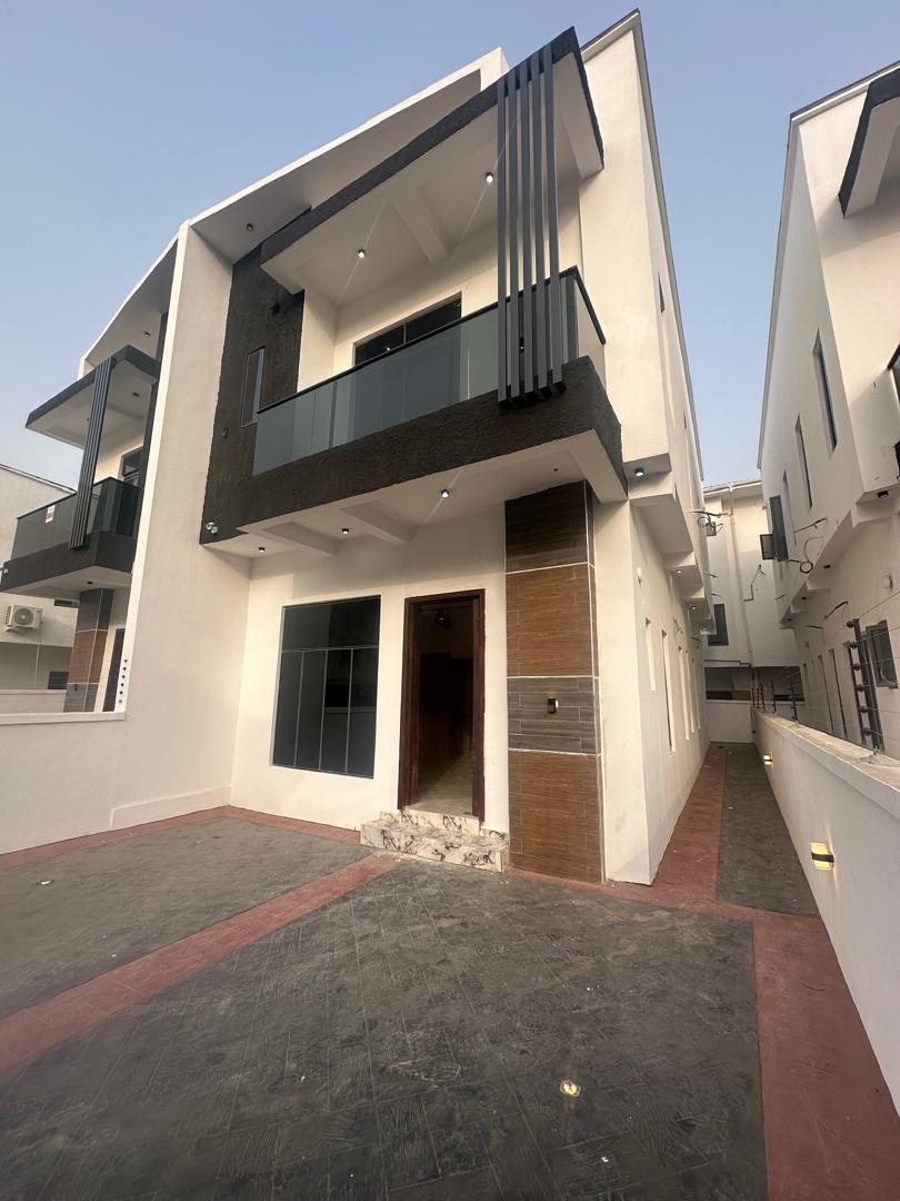 4 BEDROOM SEMI DETACHED DUPLEX PLUS BQ