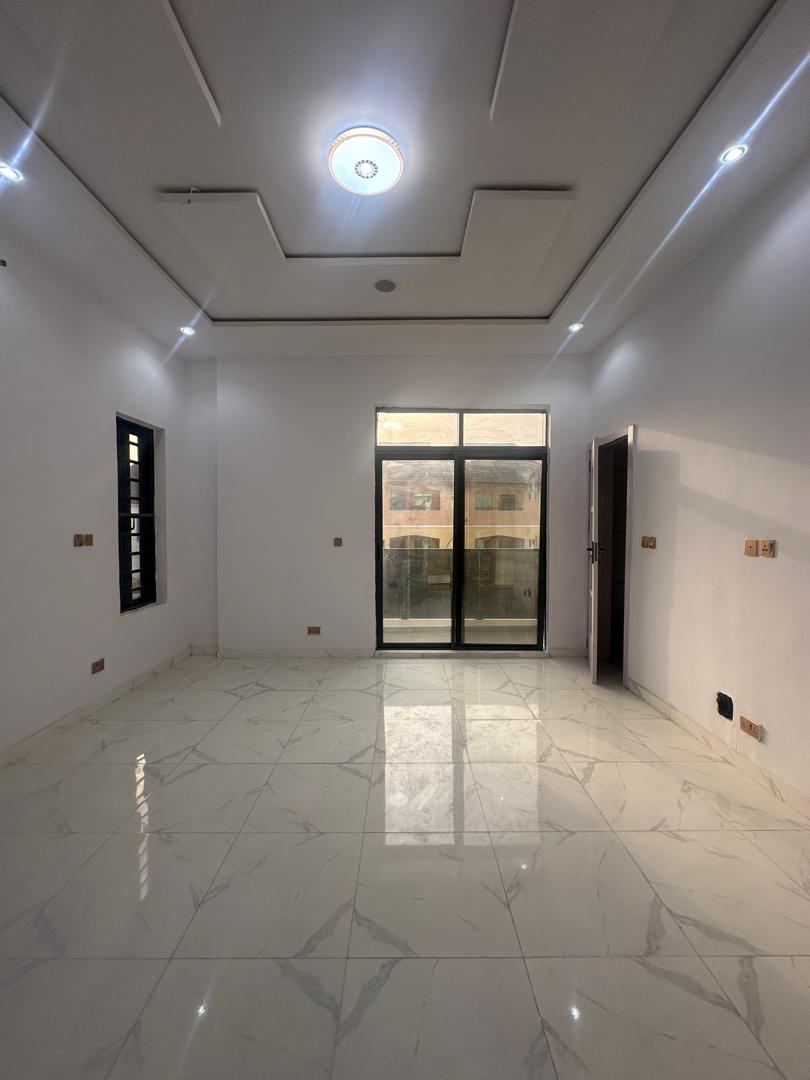 4 BEDROOM SEMI DETACHED DUPLEX PLUS BQ