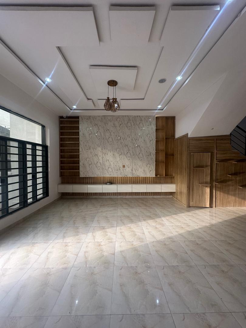 4 BEDROOM SEMI DETACHED DUPLEX PLUS BQ