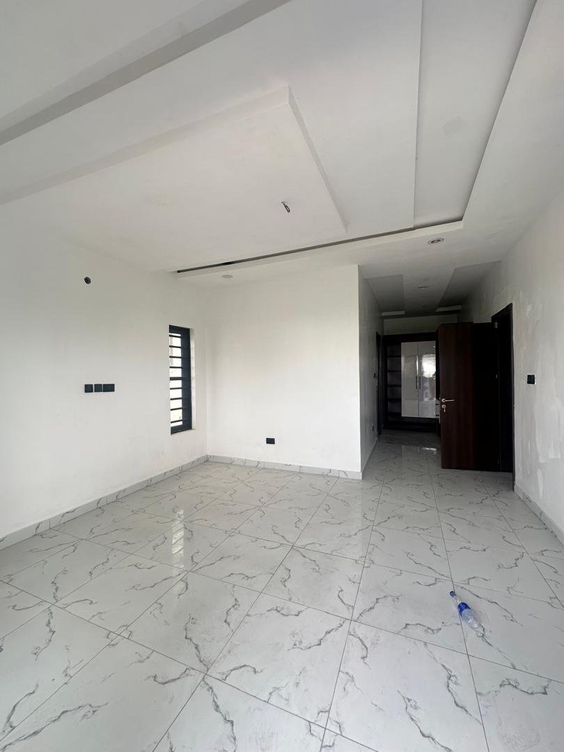 5 BEDROOM FULLY DETACHED DUPLEX FOR SALE 