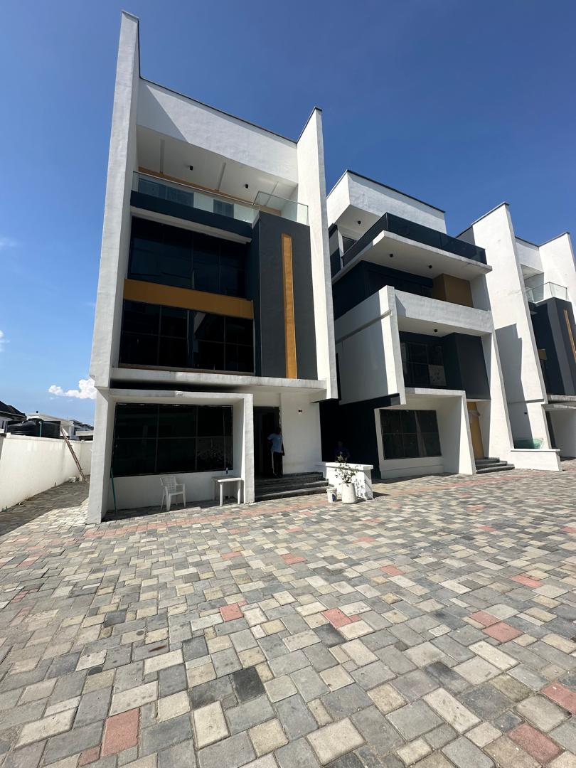 4 BEDROOM DETACHED DUPLEX