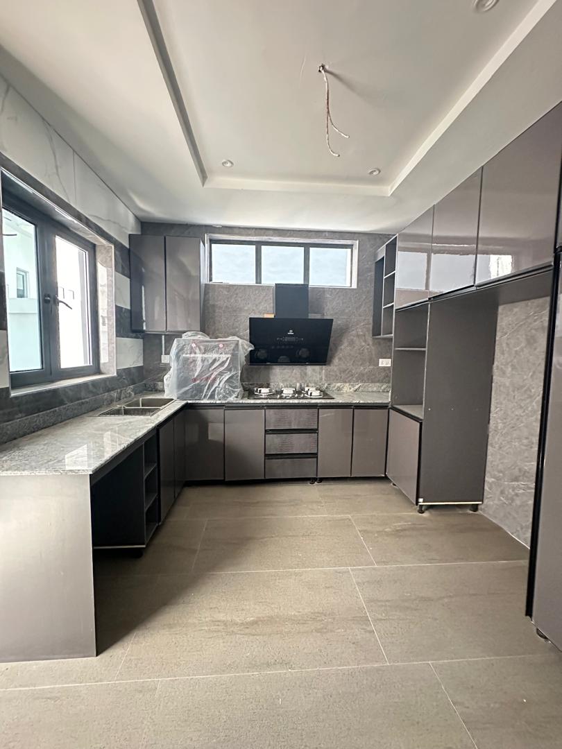 4 BEDROOM DETACHED DUPLEX