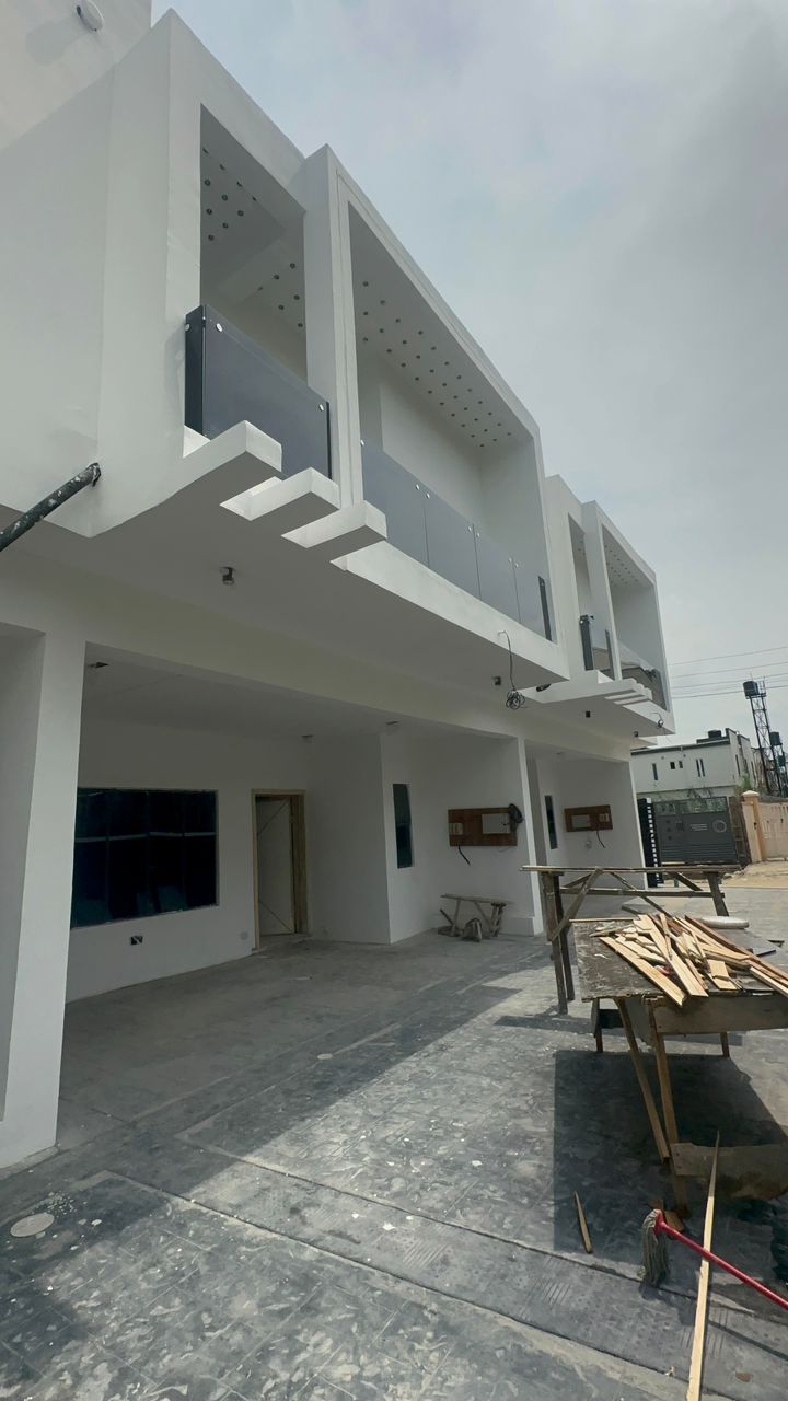 4 BEDROOM TERRACE DUPLEX 