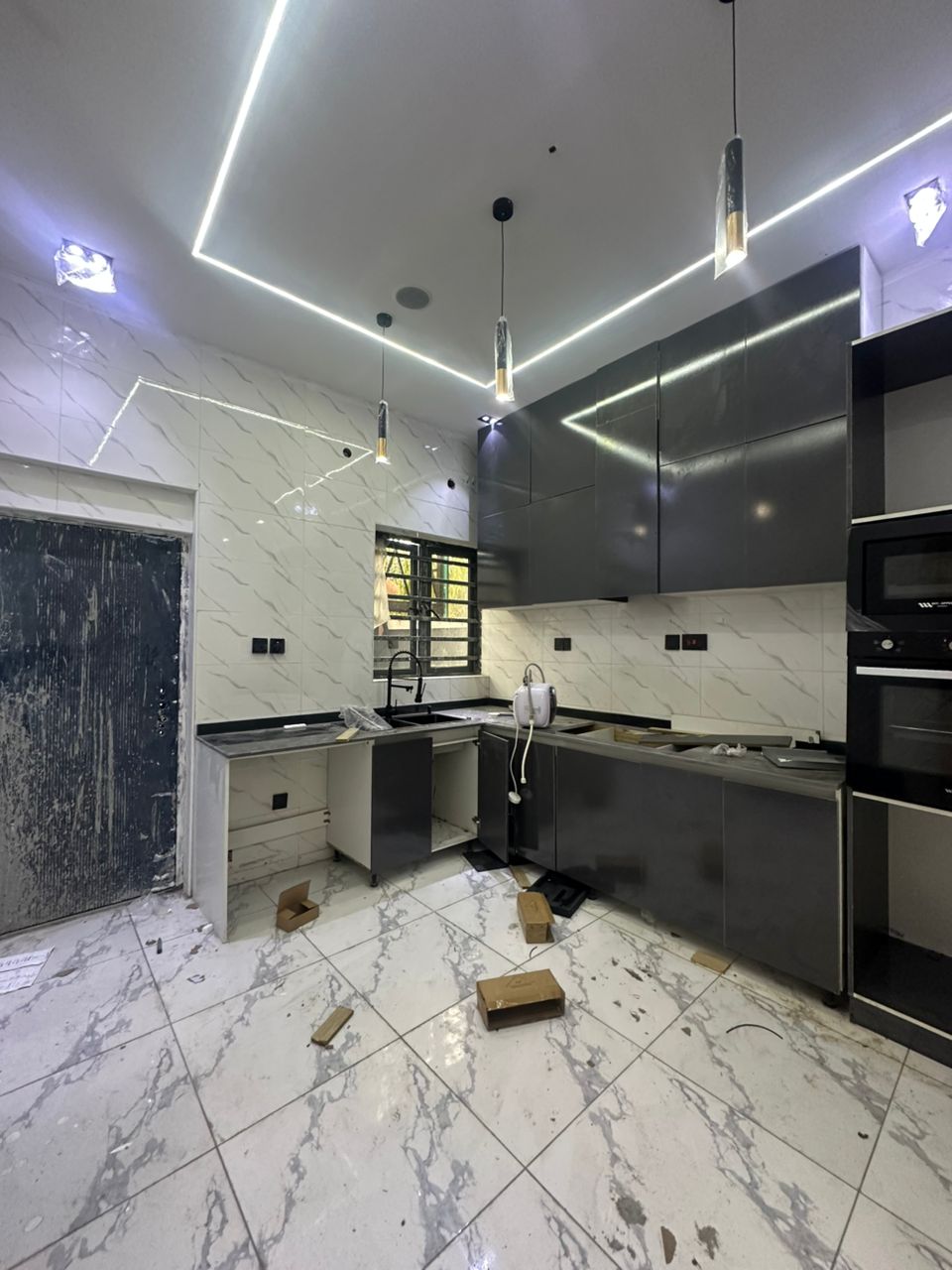 4 BEDROOM TERRACE DUPLEX 