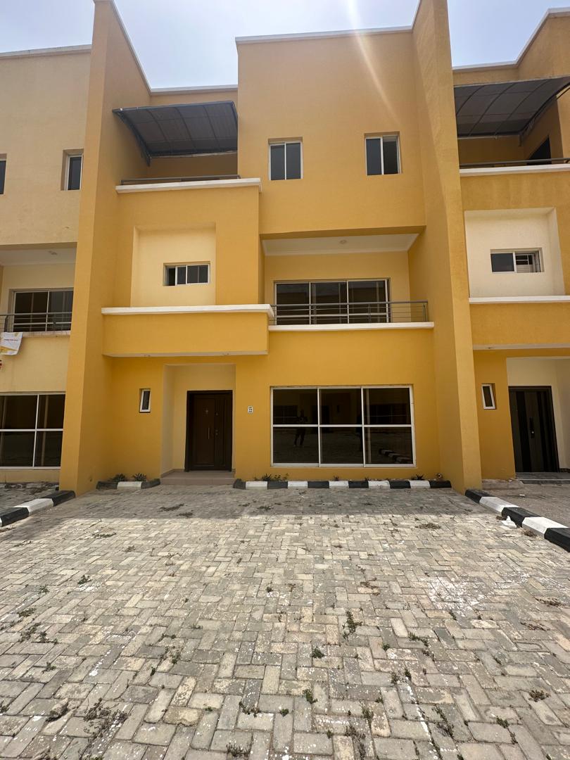 4 BEDROOM TERRACE DUPLEX 