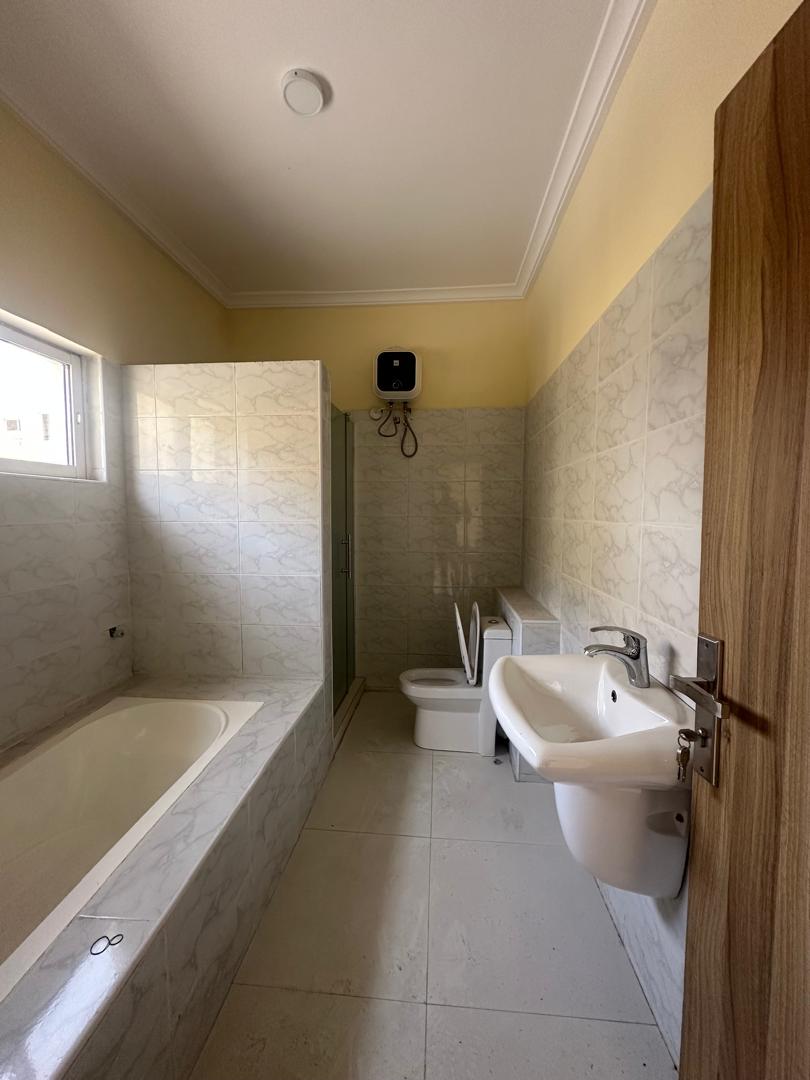4 BEDROOM TERRACE DUPLEX 