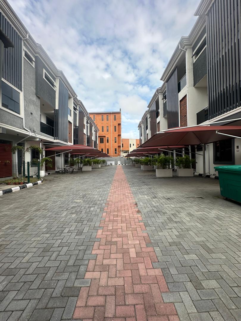 4 BEDROOM TERRACE DUPLEX PLUS BQ 