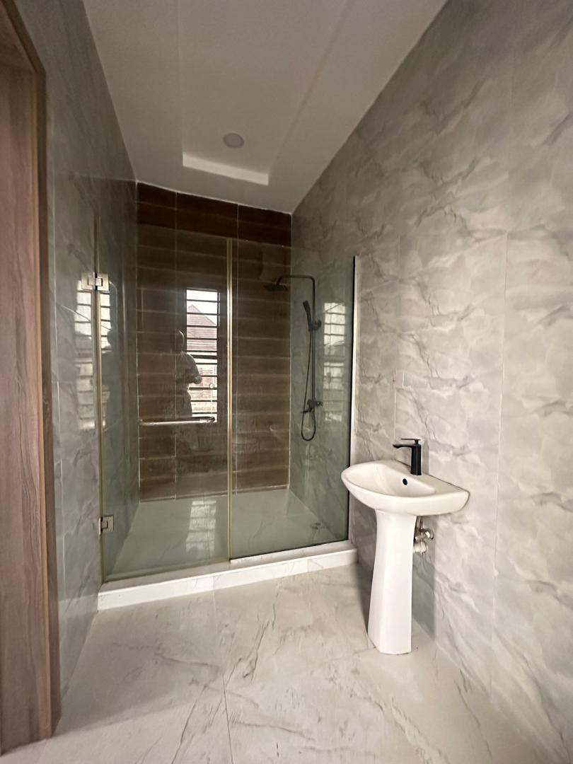 4 BEDROOM DETACHED DUPLEX 