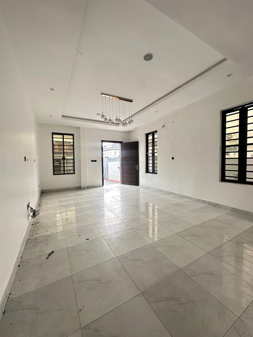 4 BEDROOM DETACHED DUPLEX 