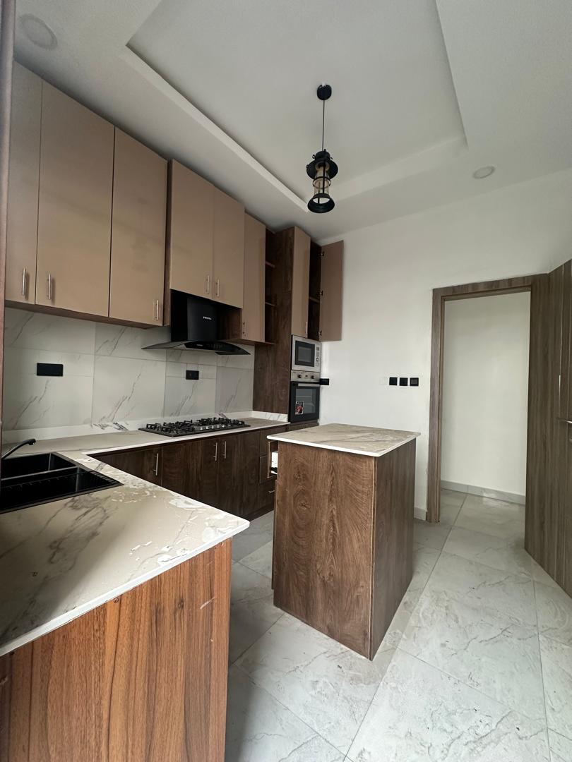 4 BEDROOM DETACHED DUPLEX 