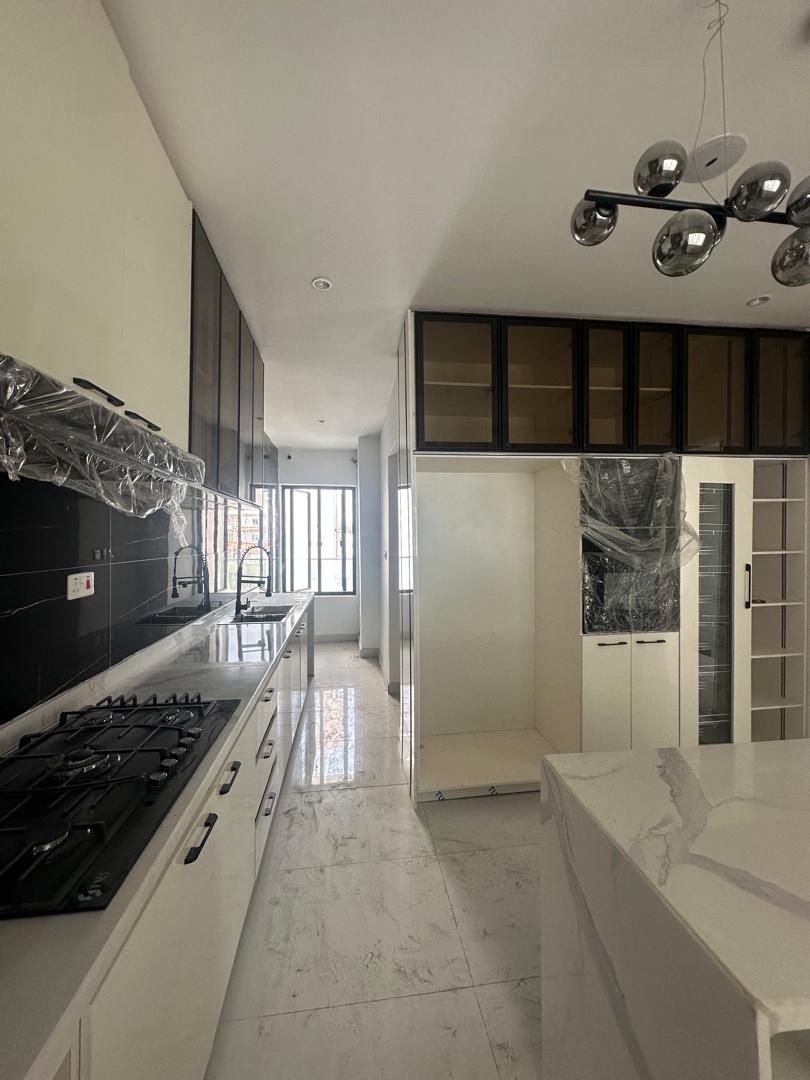 4 BED TERRACE DUPLEX + BQ