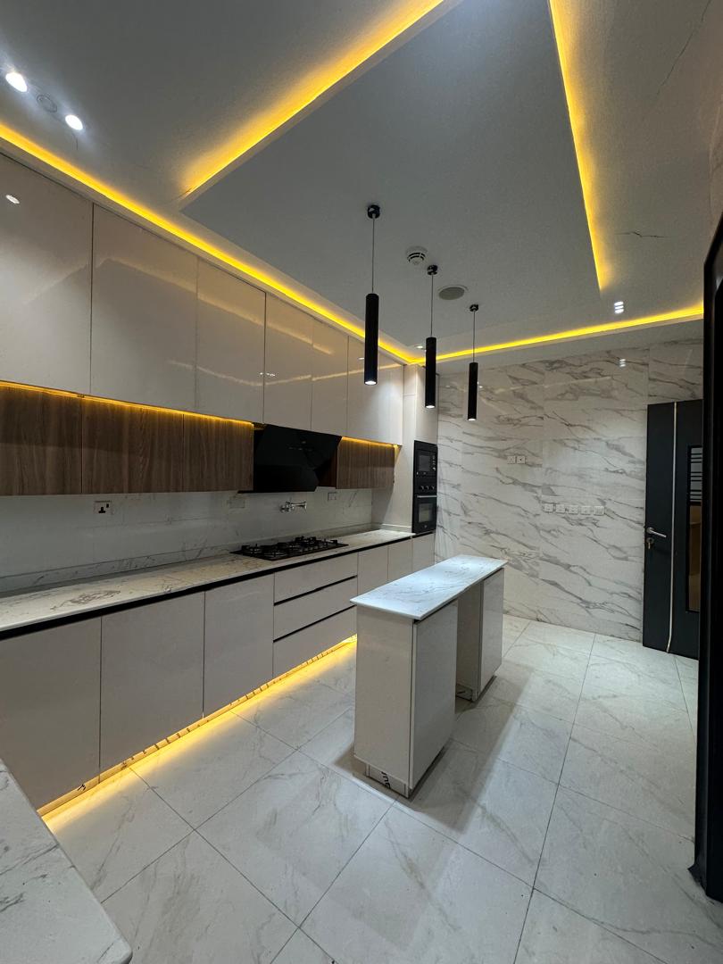 Mega 4 Bed Terrace Duplex 