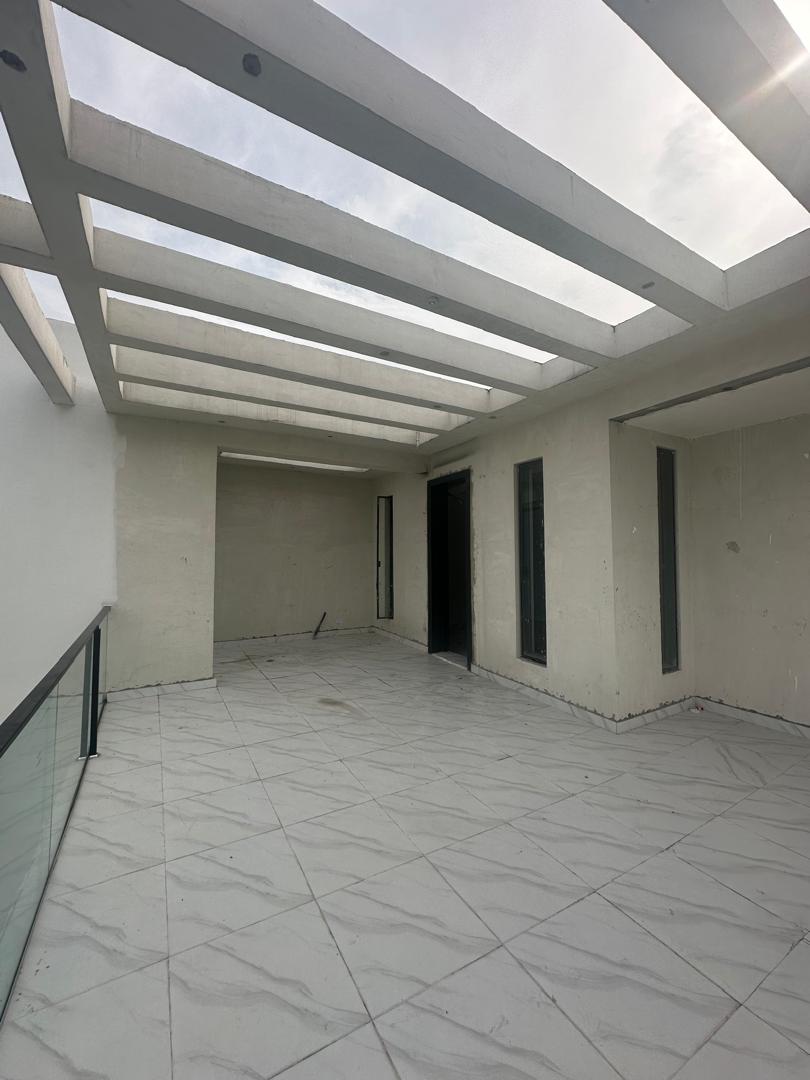 5 Bedroom Semi Detached Duplex plus Swimming Pool 