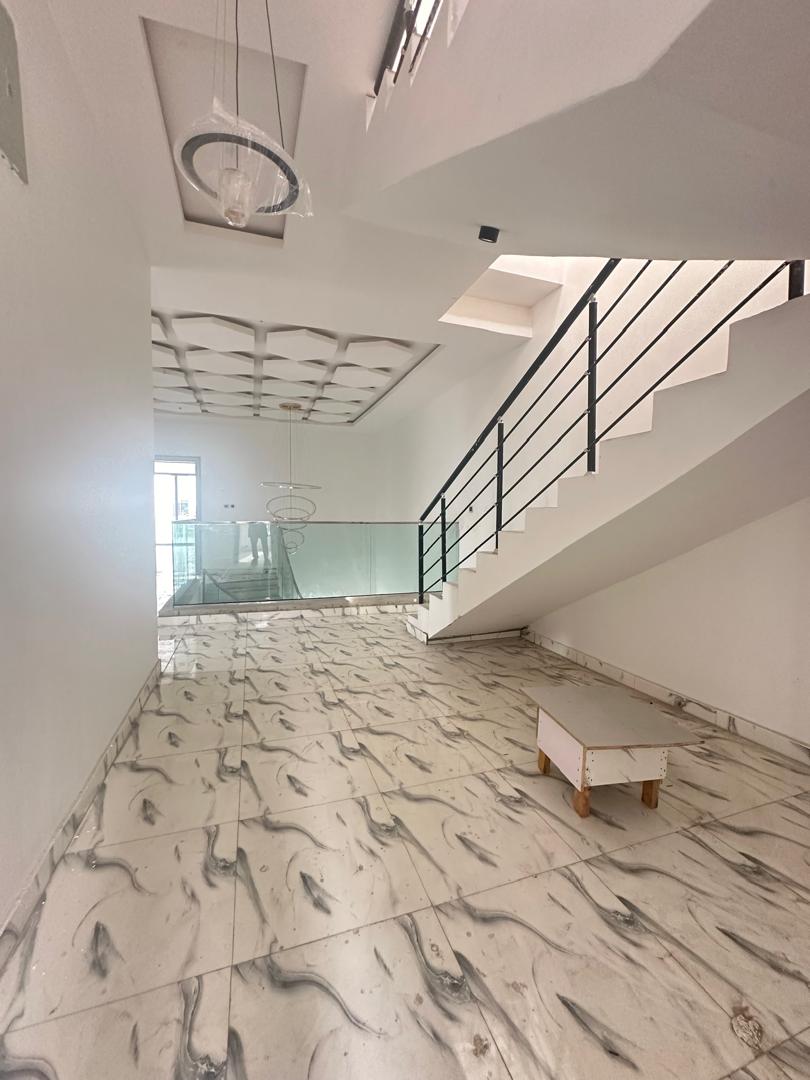 5 Bedroom Semi Detached Duplex plus Swimming Pool 