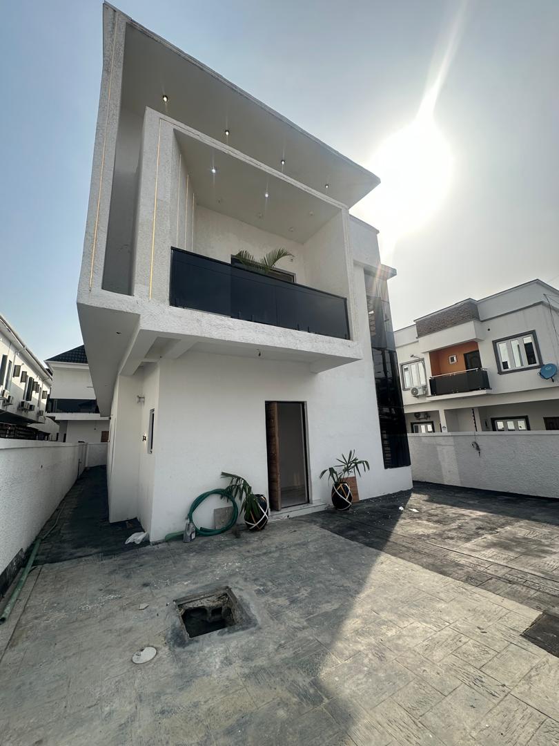 5 Bedroom Detached Duplex 