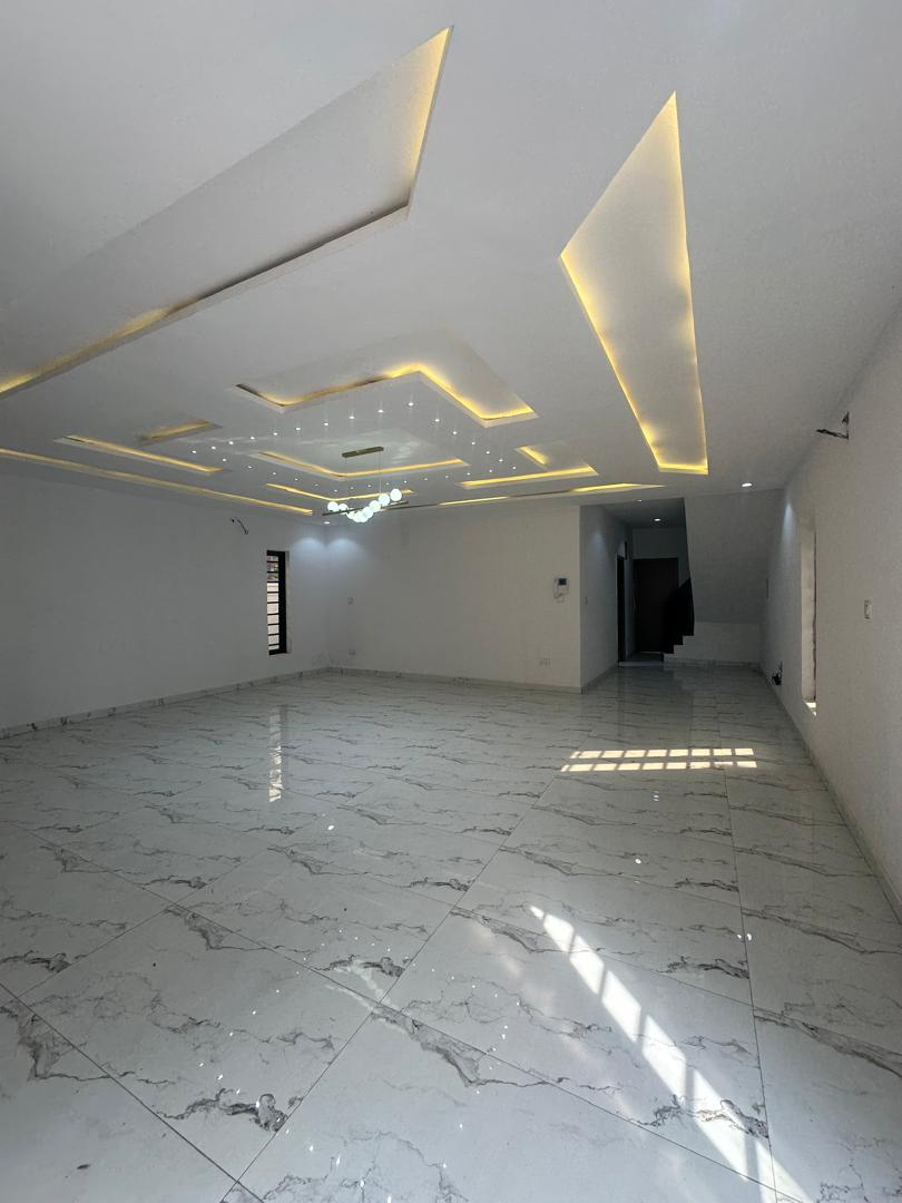 5 Bedroom Detached Duplex 