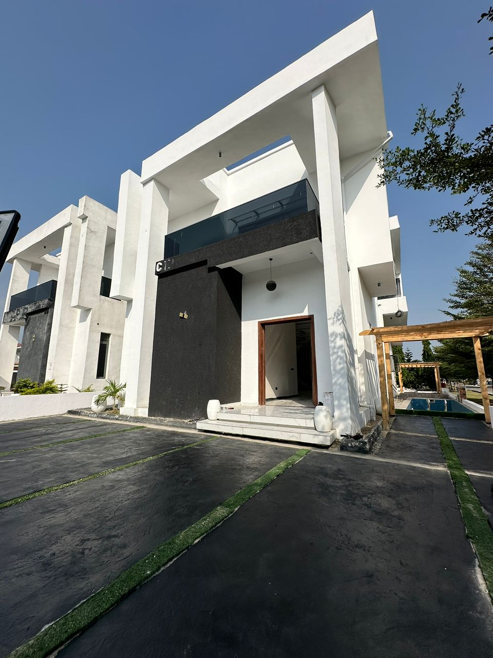 5 Bedroom Detached Duplex 