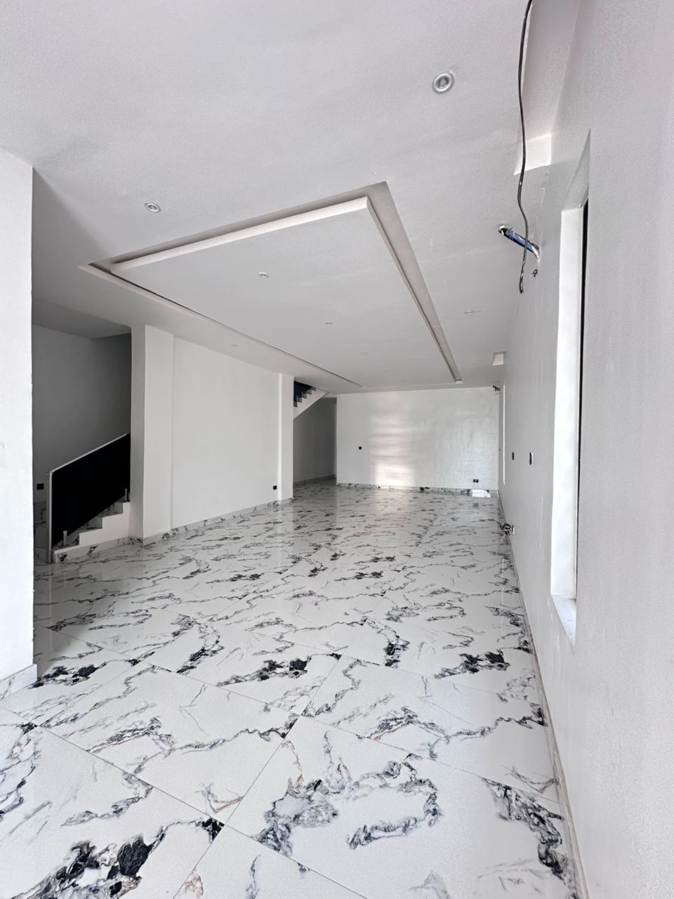 4 BED SEMI - DETACHED WITH POOL + BQ