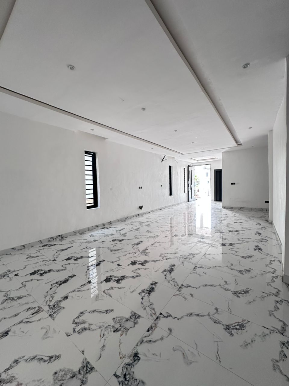 4 BED SEMI - DETACHED WITH POOL + BQ