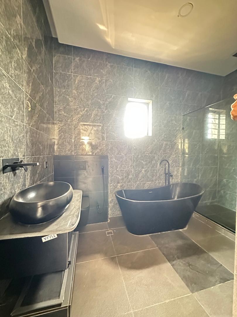 4 Bed Detached Duplex for Sale