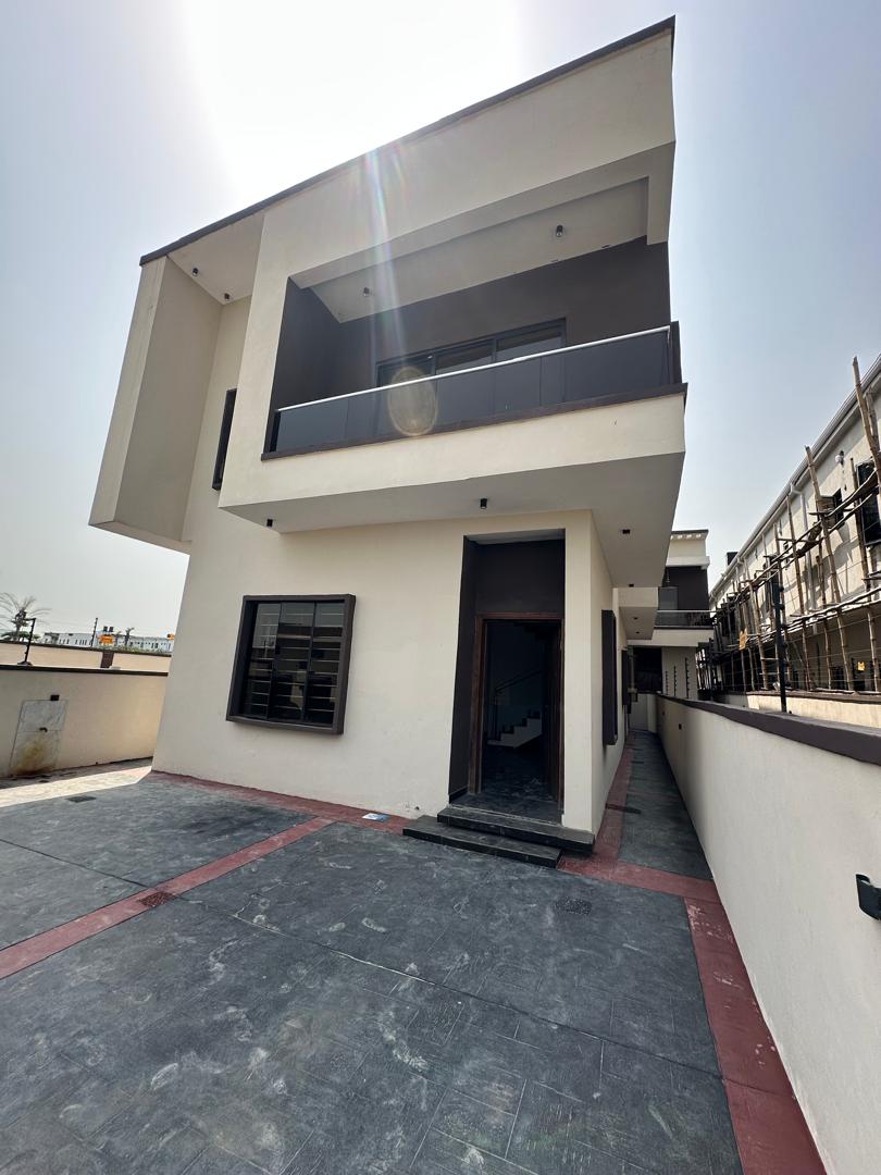 4 Bed Detached Duplex for Sale
