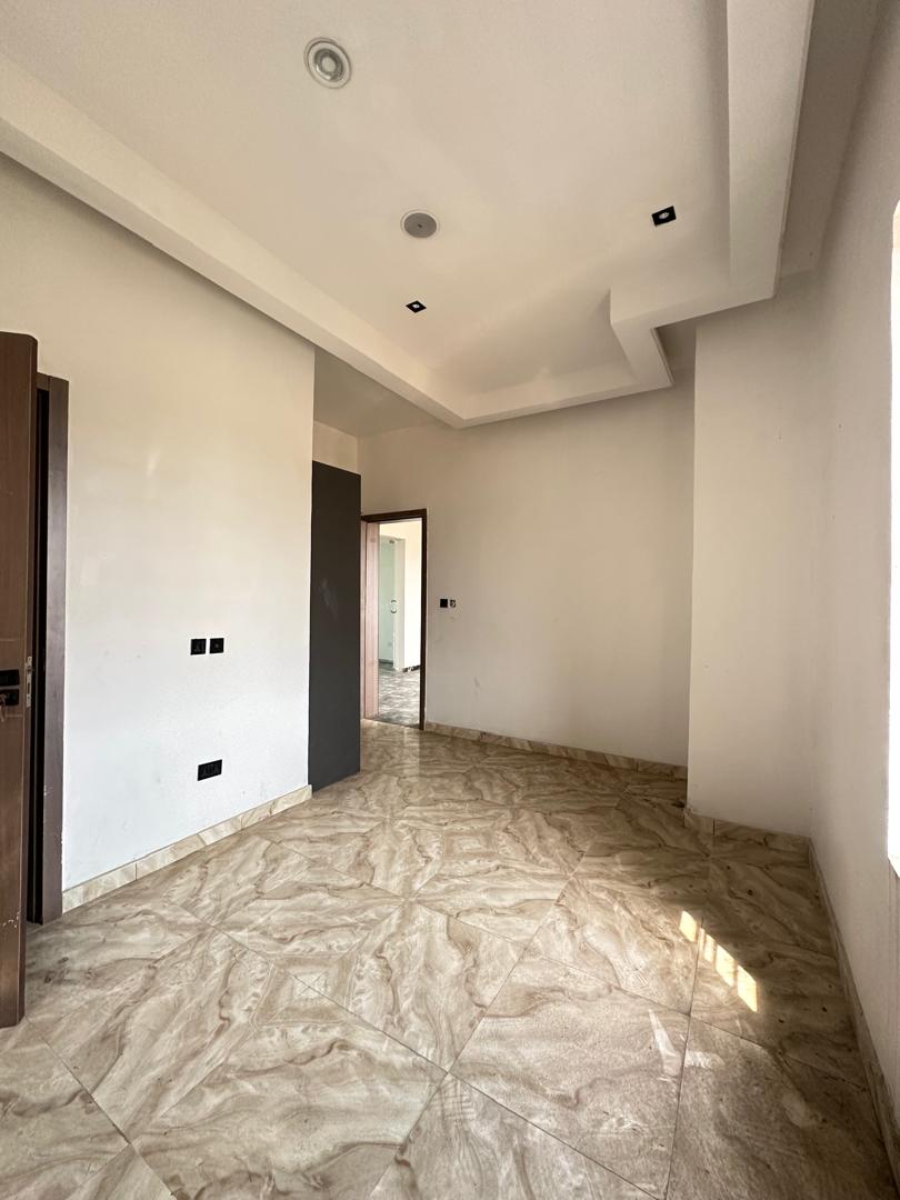4 Bed Detached Duplex for Sale