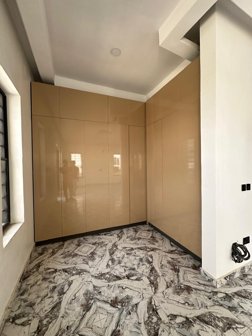 4 Bed Detached Duplex for Sale