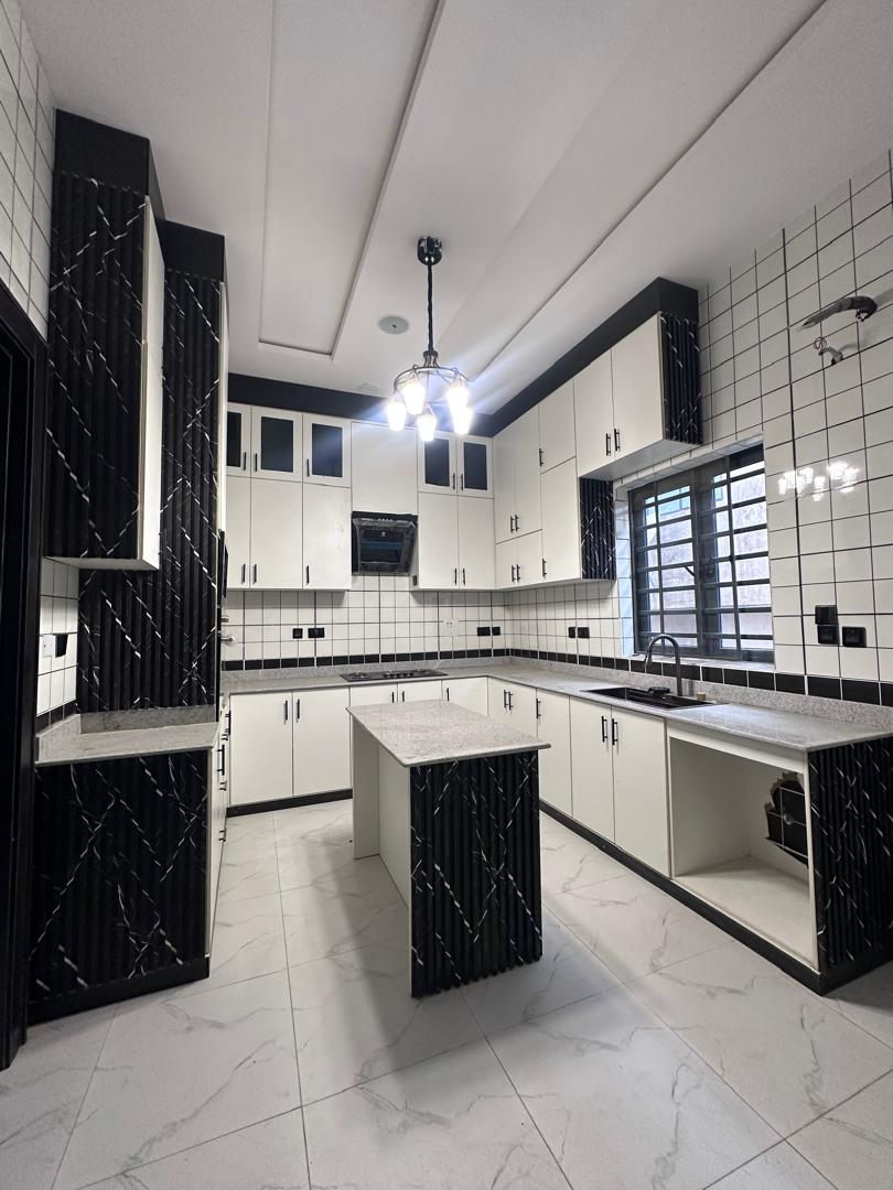4 Bed Fully Detached Duplex